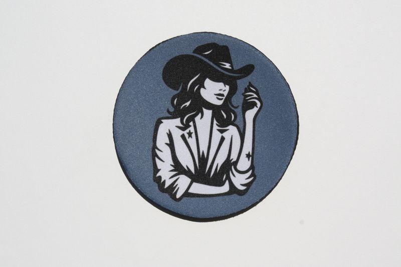 Country girl ØL Brikke Blå